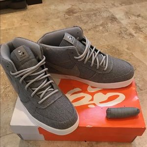 Nike 6.0 mid tops High Cascade Snowboard Camp